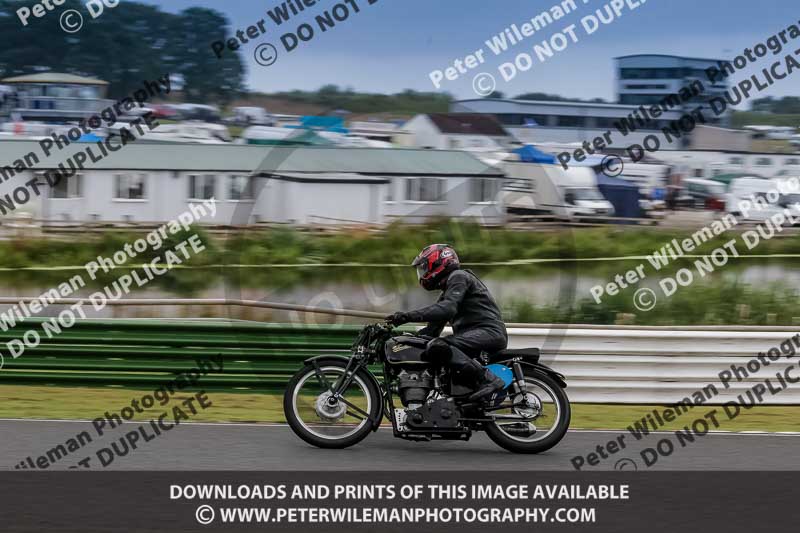 Vintage motorcycle club;eventdigitalimages;mallory park;mallory park trackday photographs;no limits trackdays;peter wileman photography;trackday digital images;trackday photos;vmcc festival 1000 bikes photographs